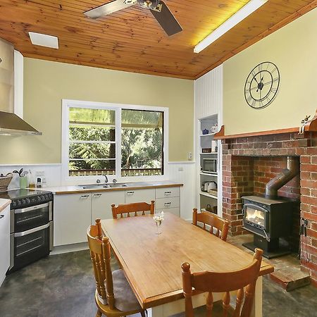 Charnwood Cottages In วอร์เบอร์ตัน ภายนอก รูปภาพ